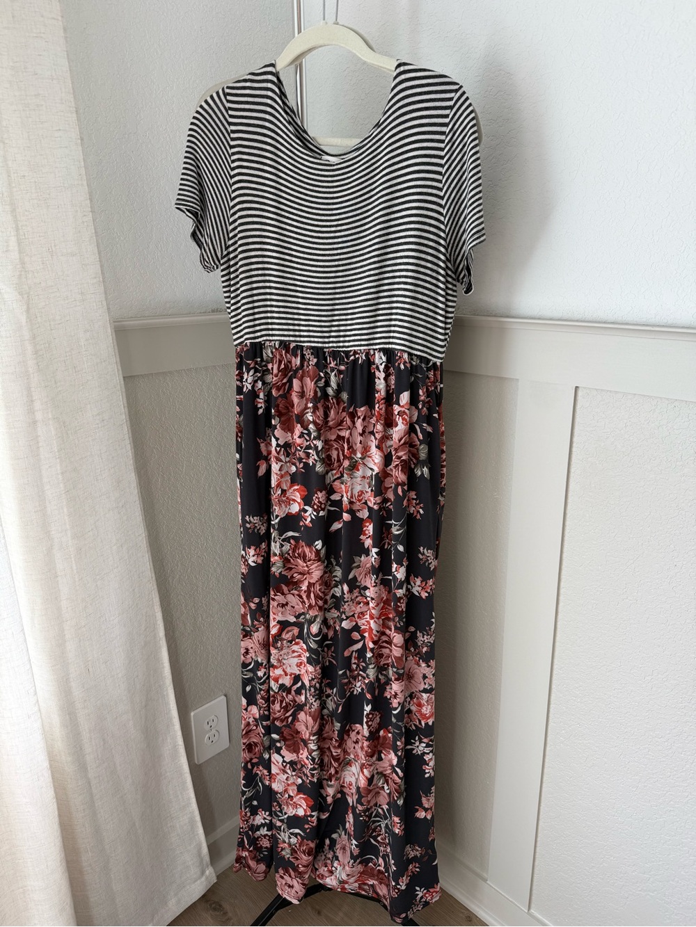 Pulse BoutiqueTop & Floral Maxi Dress